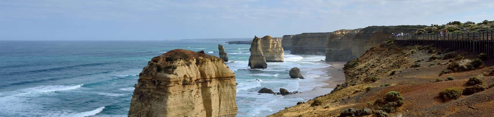 When is the best time to visit the Great Ocean Road?